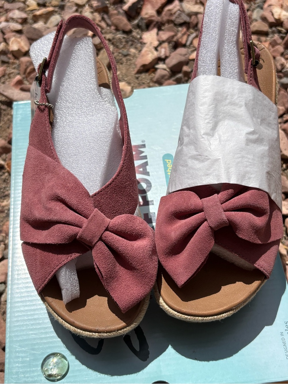 Skechers Brit-TRIPPIN~BOW Rose Leather Espadrille Wedge Sandals Size 8 NIB